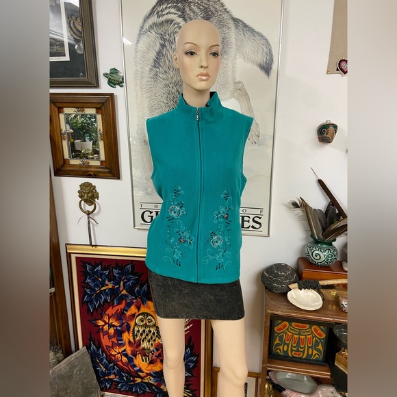 Turquoise Fleece Zip-up Vest with Embroidered Detail - Picture 9 of 11